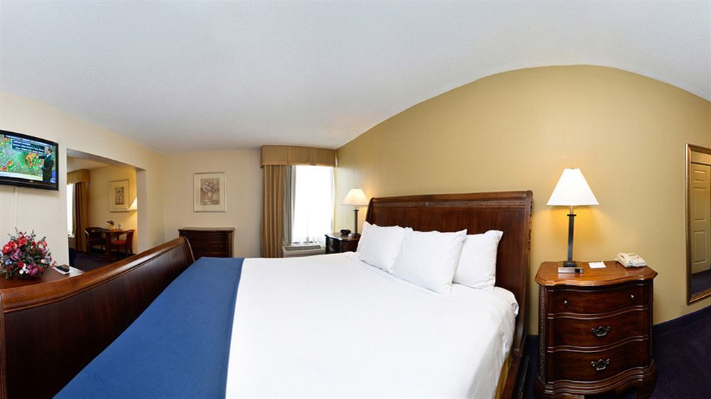 Best Western Plus Yadkin Valley Inn & Suites Jonesville Exterior foto