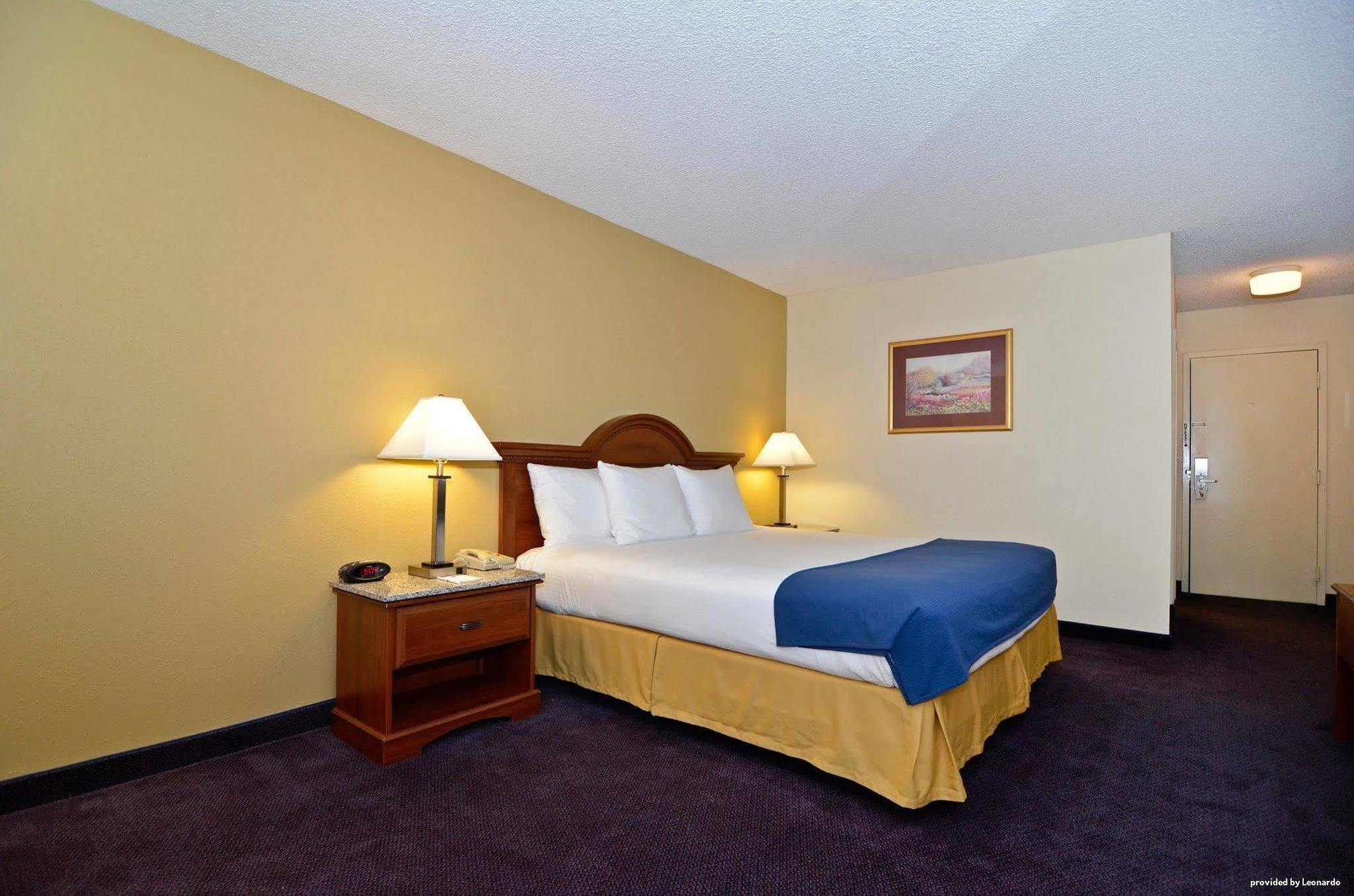 Best Western Plus Yadkin Valley Inn & Suites Jonesville Cameră foto