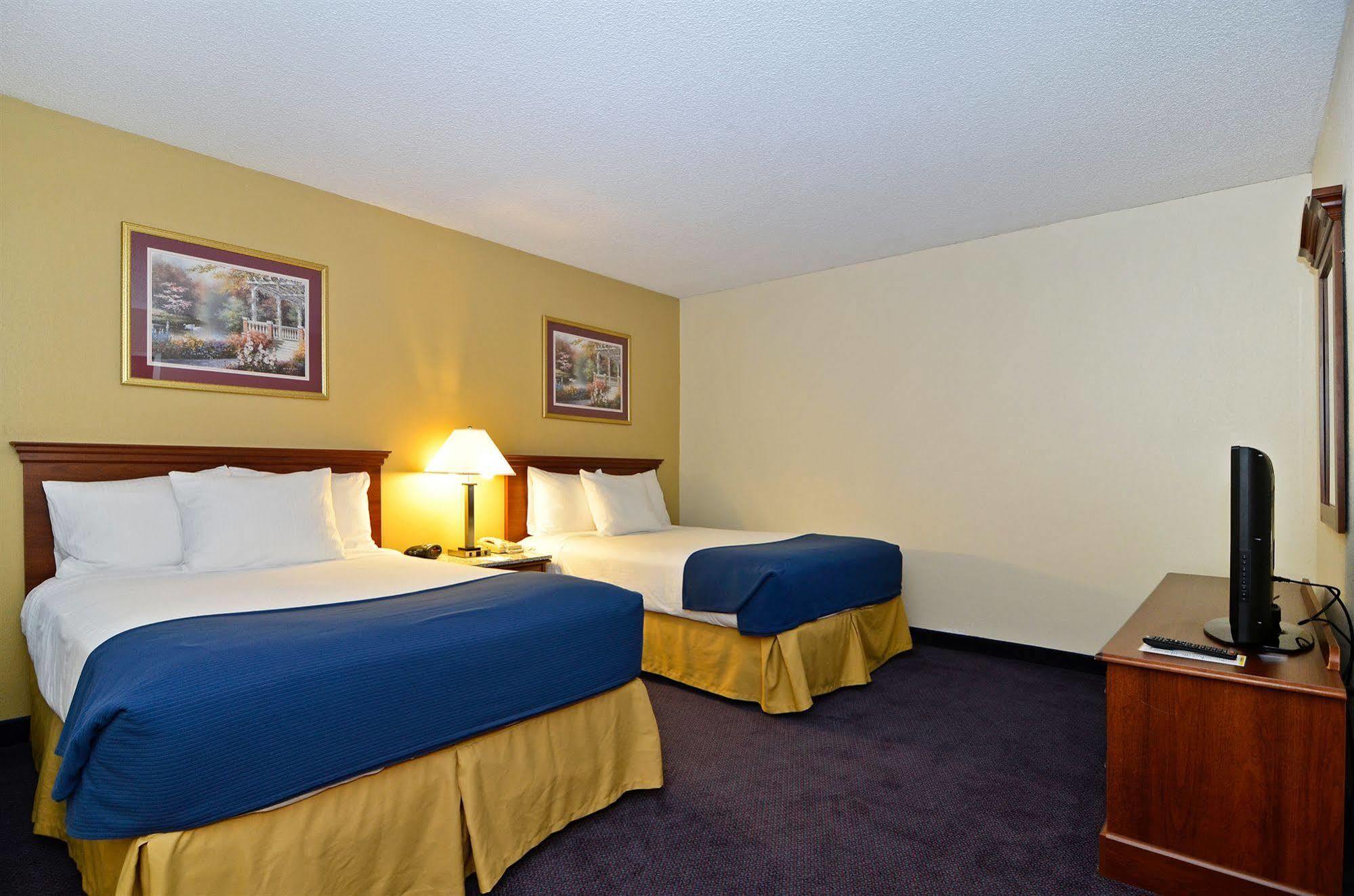 Best Western Plus Yadkin Valley Inn & Suites Jonesville Exterior foto